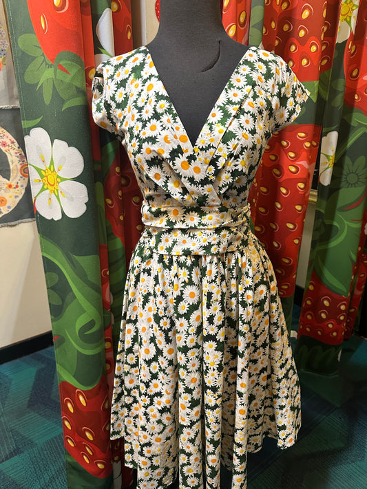 Cute 1950’s style Daisy Dress!