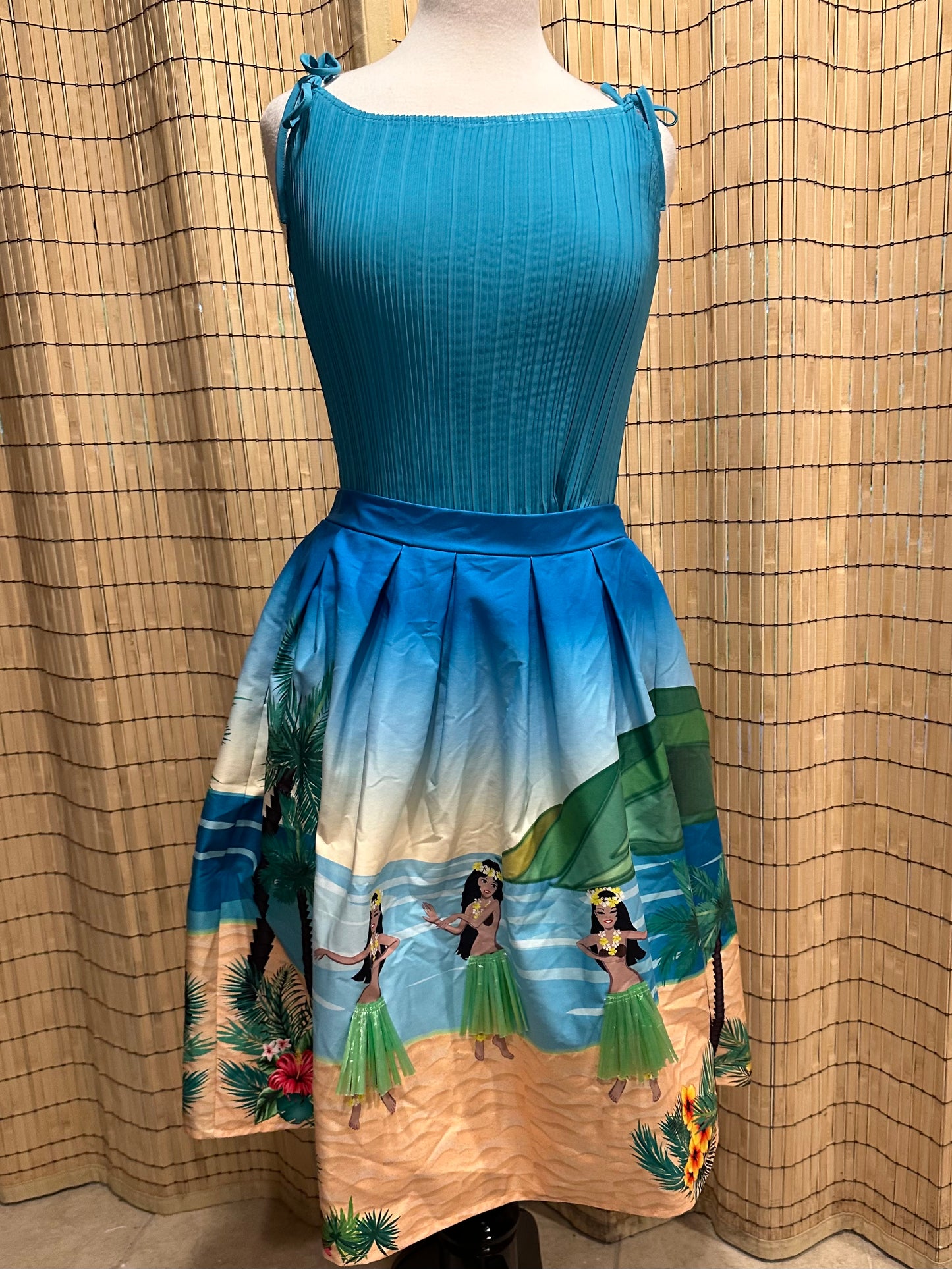 Unique Vintage Hawaiian Hula Girl Skirt